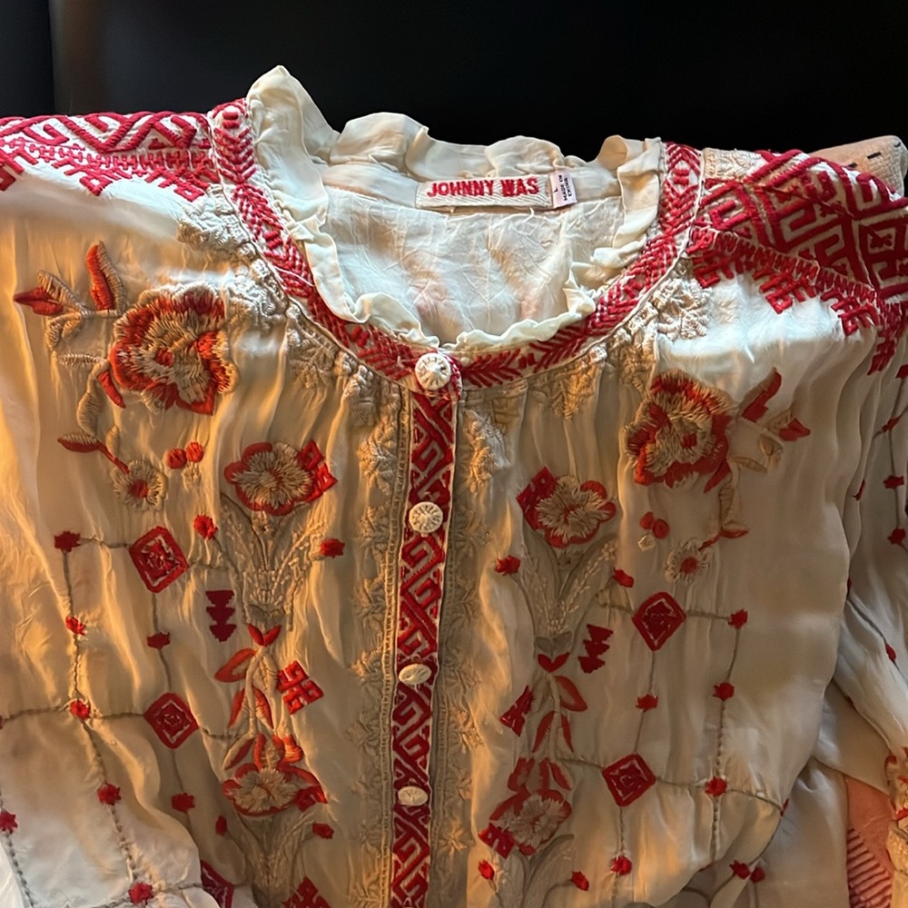 Johnny Was Tinsley blouse size L. Off white with red embroidery thoughout